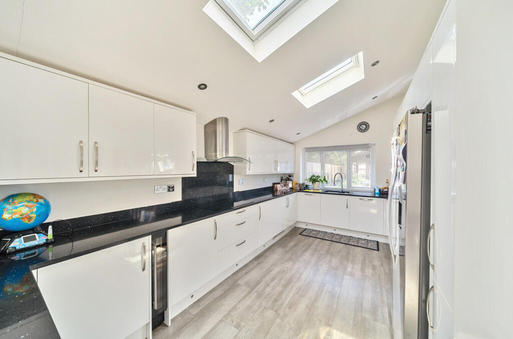 1318285-14-685e8c...