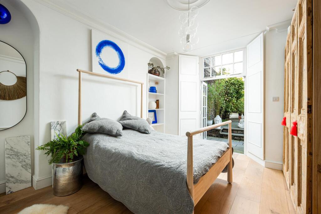 Bedroom1_1.jpg