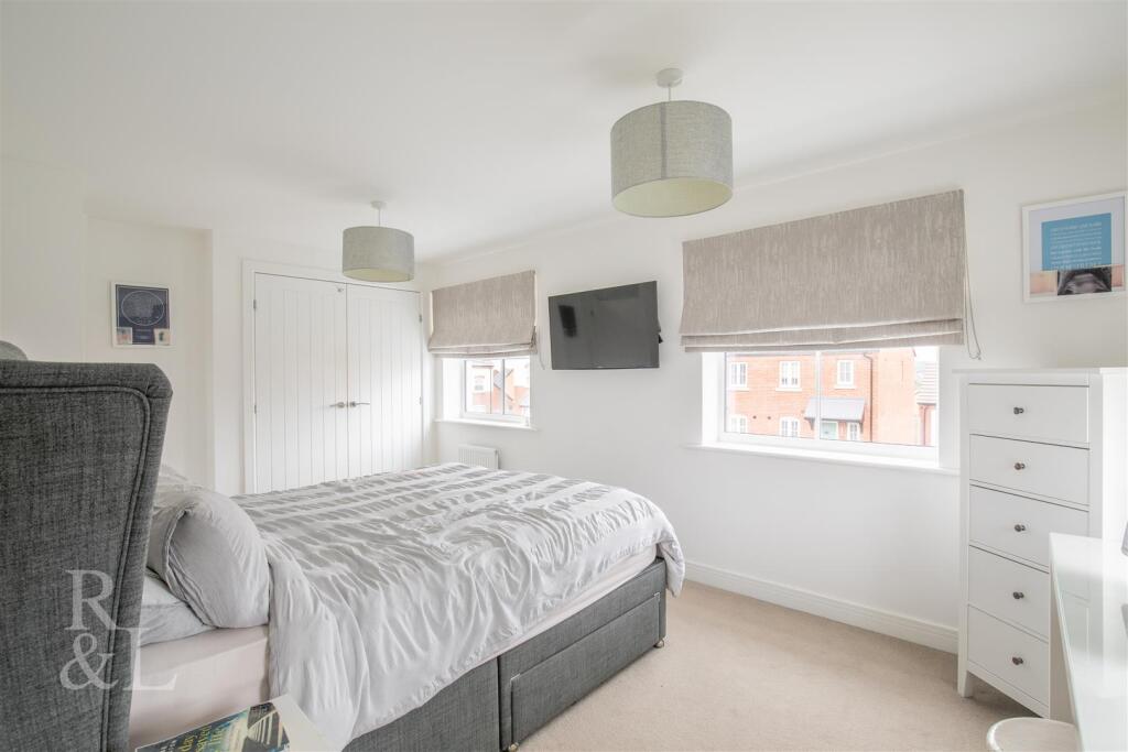 1, Hawksbeard Close  (13).jpg