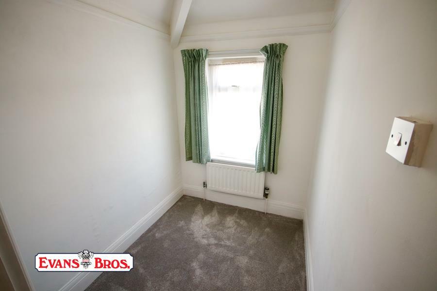 BEDROOM 3 / HOME OFFICE