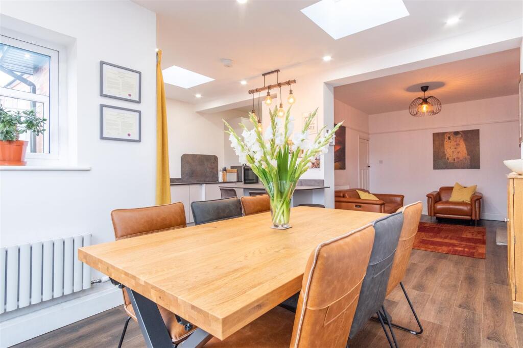 Dining/Sitting Room