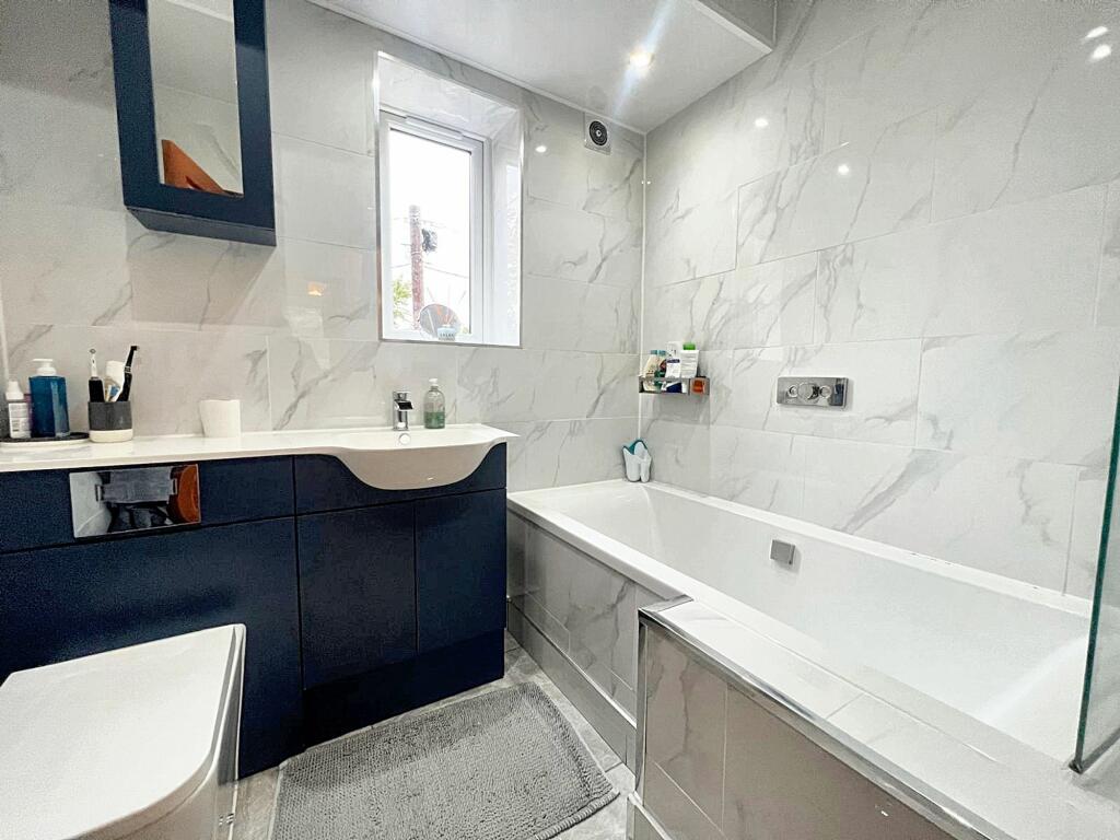 HOUSE BATHROOM