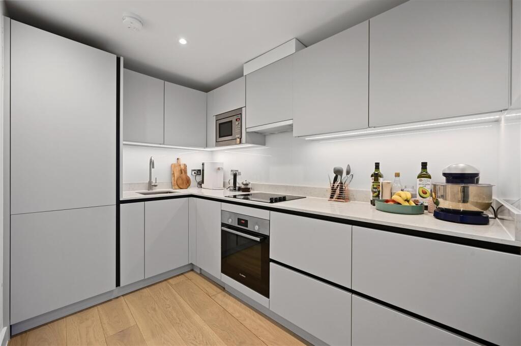 BCAR - Kings Court -  Kitchen (4).JPG