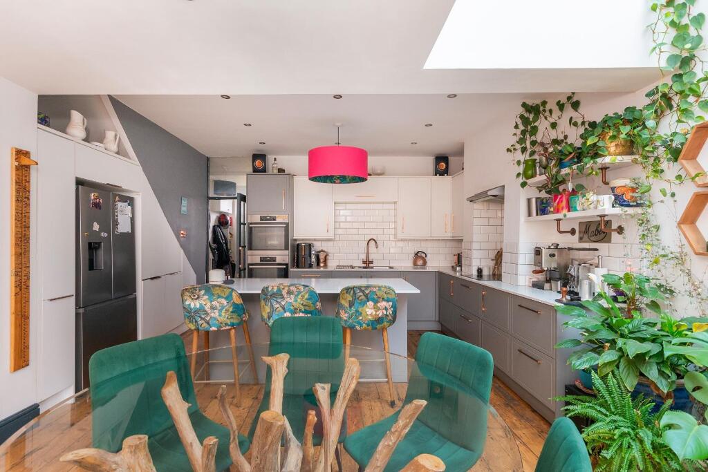 9N6SDD - Kitchen Diner C.jpg