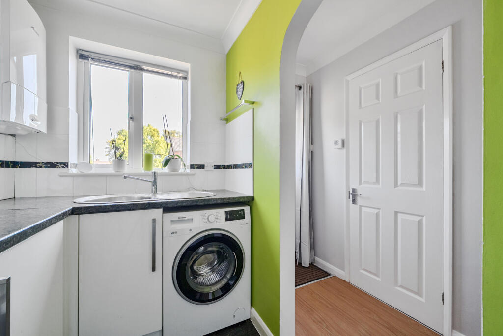 1335677-9-689f164...