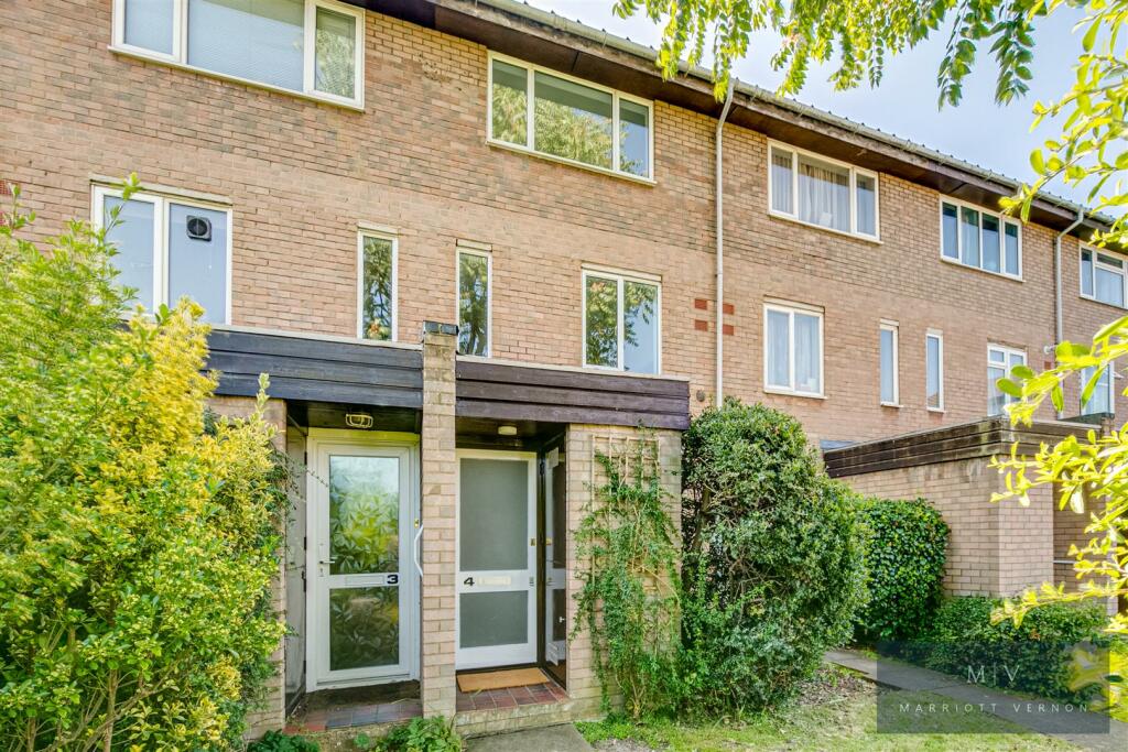 Anselm Close 4 MV-20.jpg