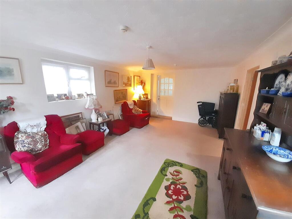 Annexe living room 3 new.jpg