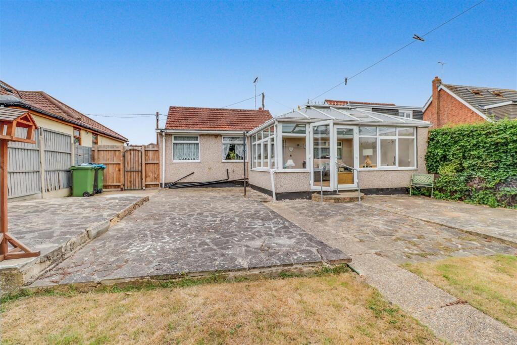 4 PAGE ROAD BOWERS GIFFORD-2.jpg