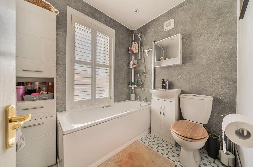 1303262-1-684182f...