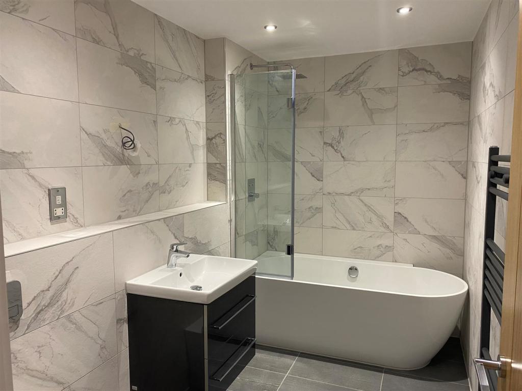 HOUSE BATHROOM