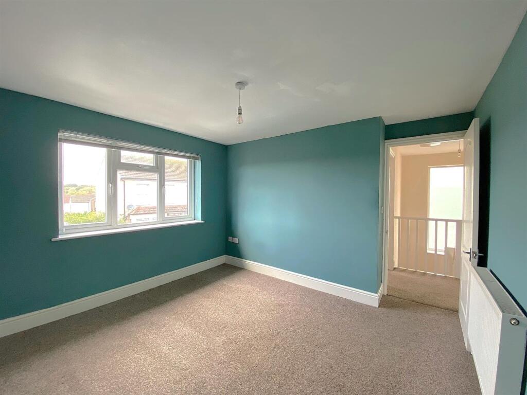 2 Edinburgh Rd - Bed4.jpg