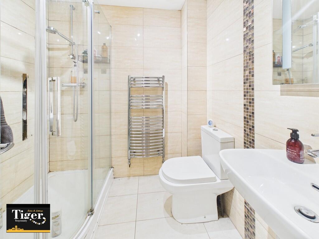 CAM02176G0-PR0773...