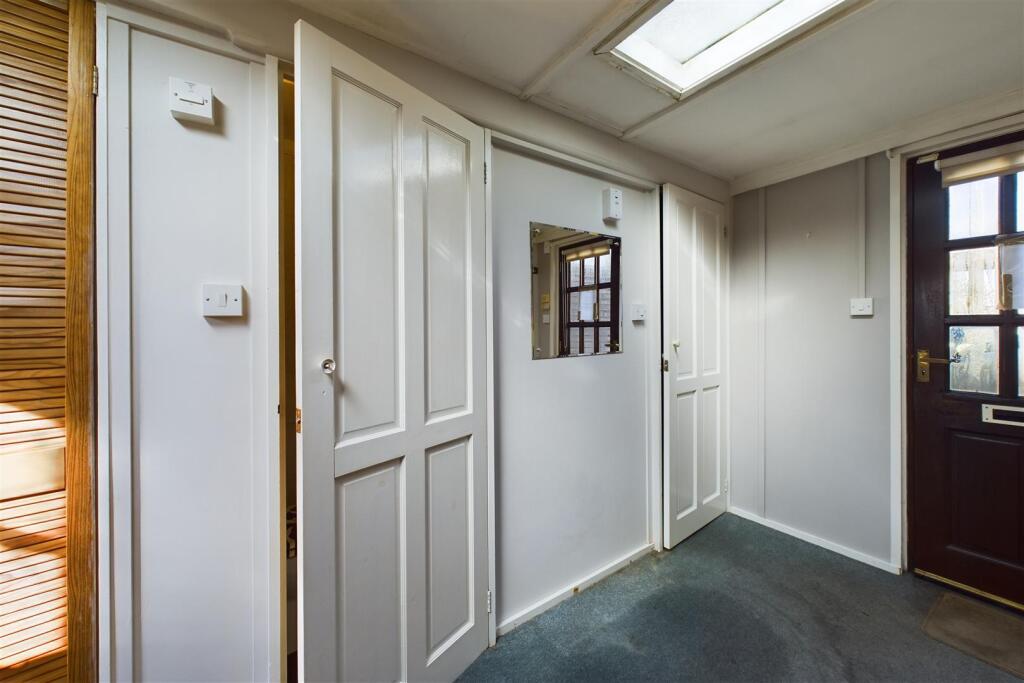 The Shop, The Common Patchway, Bristol, BS34 6AL |