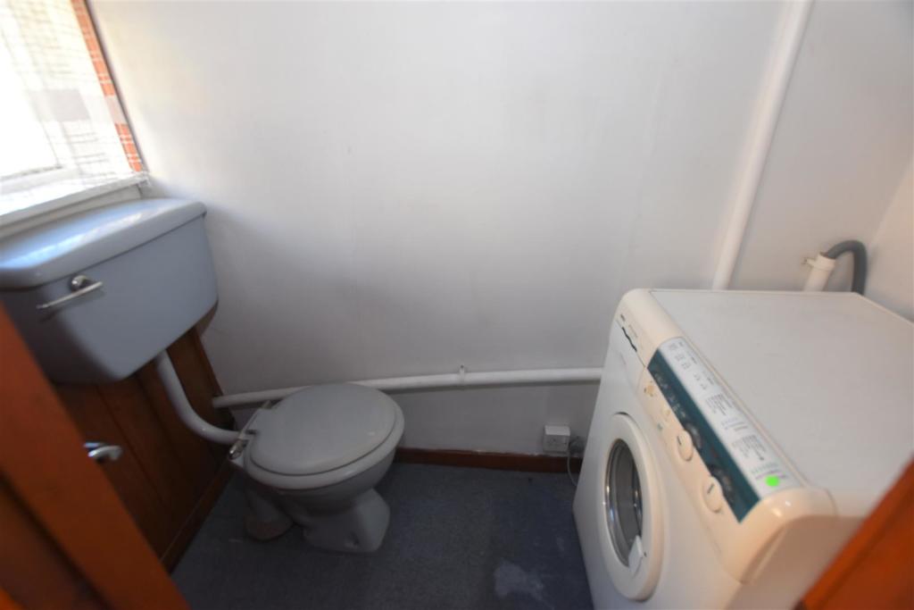 GF WC.jpg