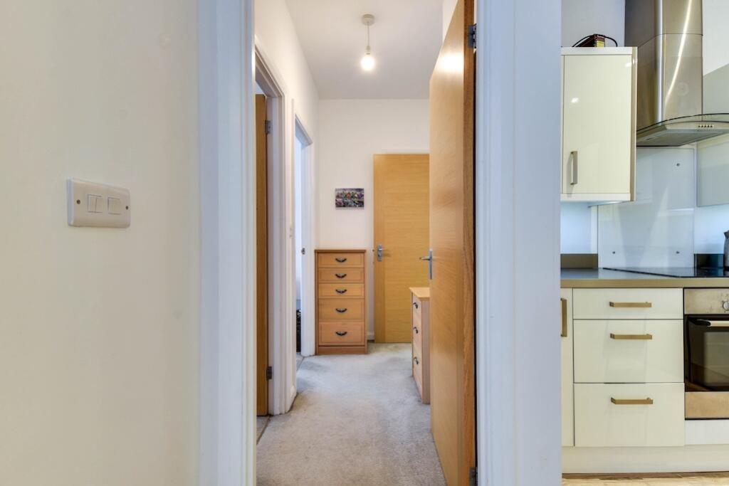 Hall1_1