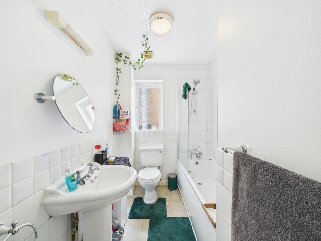 CAM02023G0-PR0126-STILL011