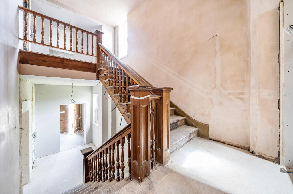 1303209-4-68837a9...