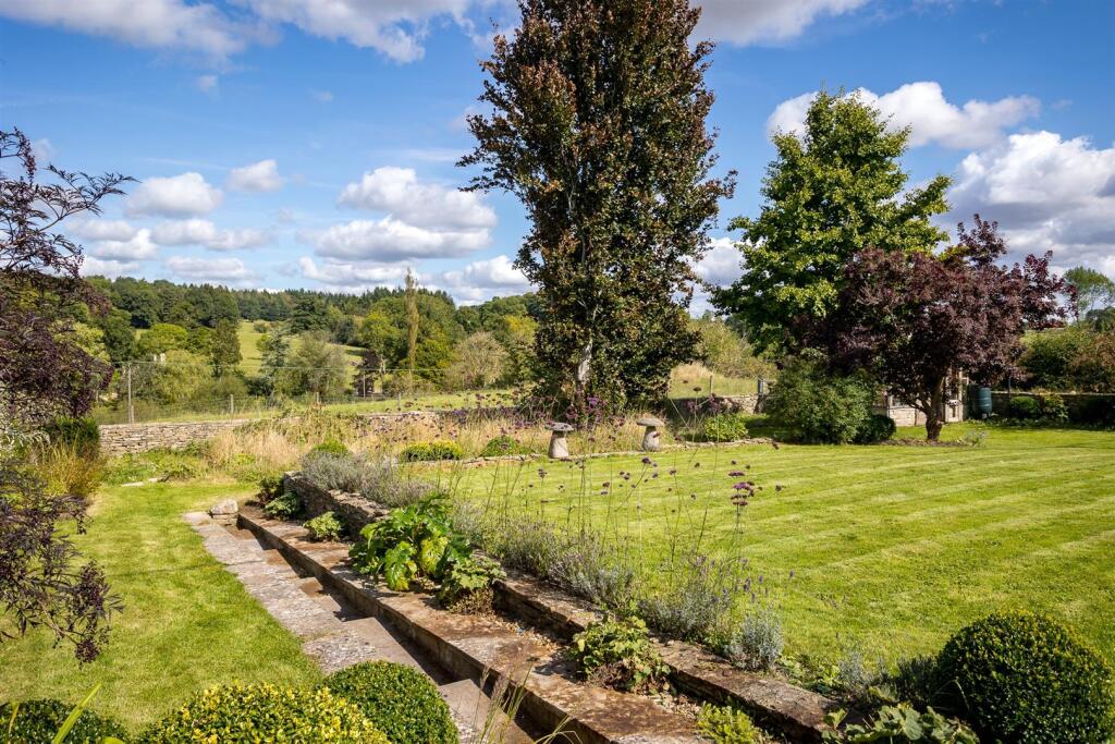 34 - 9-10 Sherborne - GL54 3DU - Web.jpg