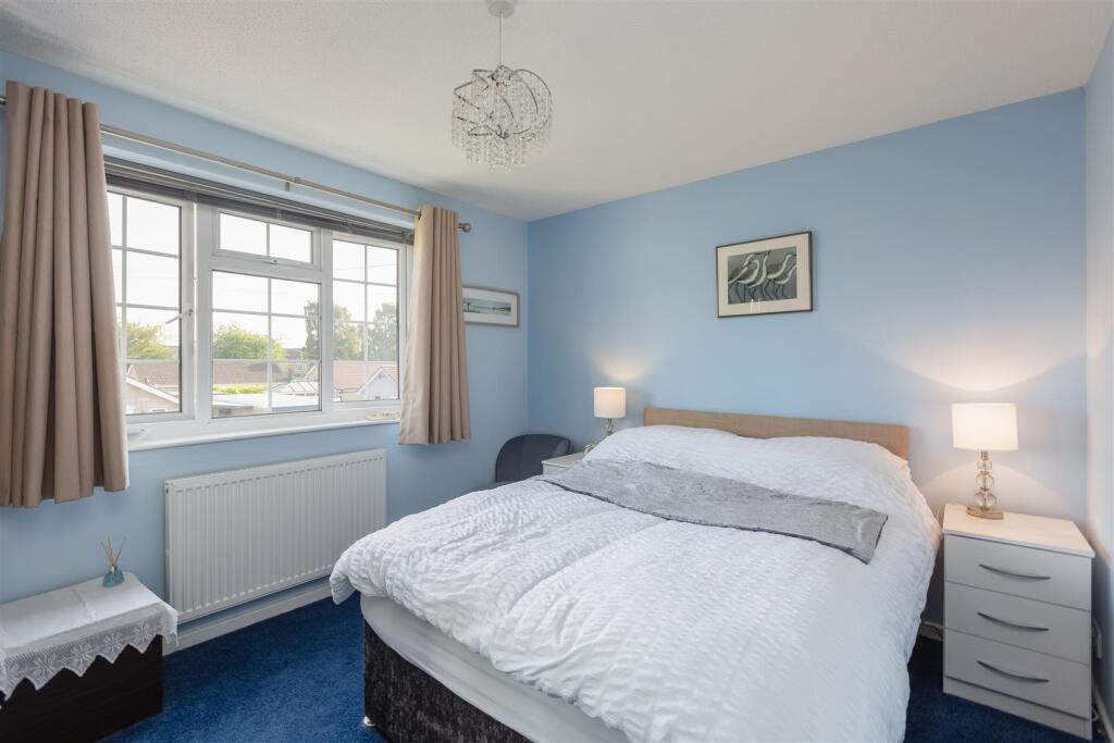 Paddock Close 9 Bedroom 1-1.jpg