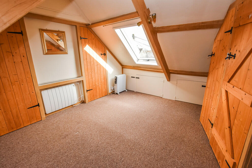 PRINCIPLE BEDROOM...