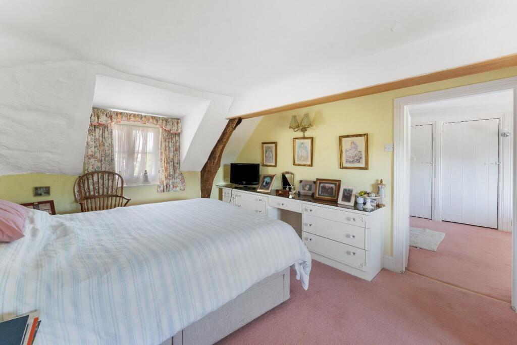14 - bed 1.jpg