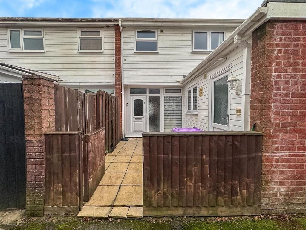 8 Kingsland Walk 3.jpg