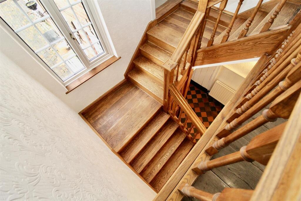 Main Split Level Landing