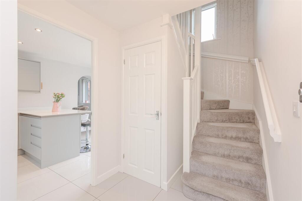 8 Lindores Road