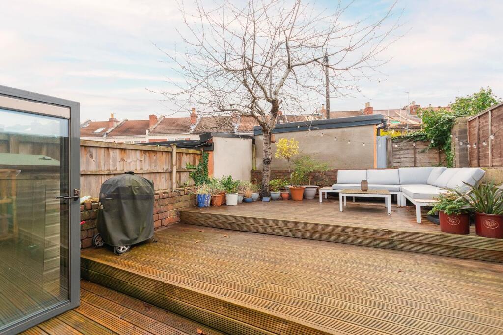 1U1SRBN - External F.jpg