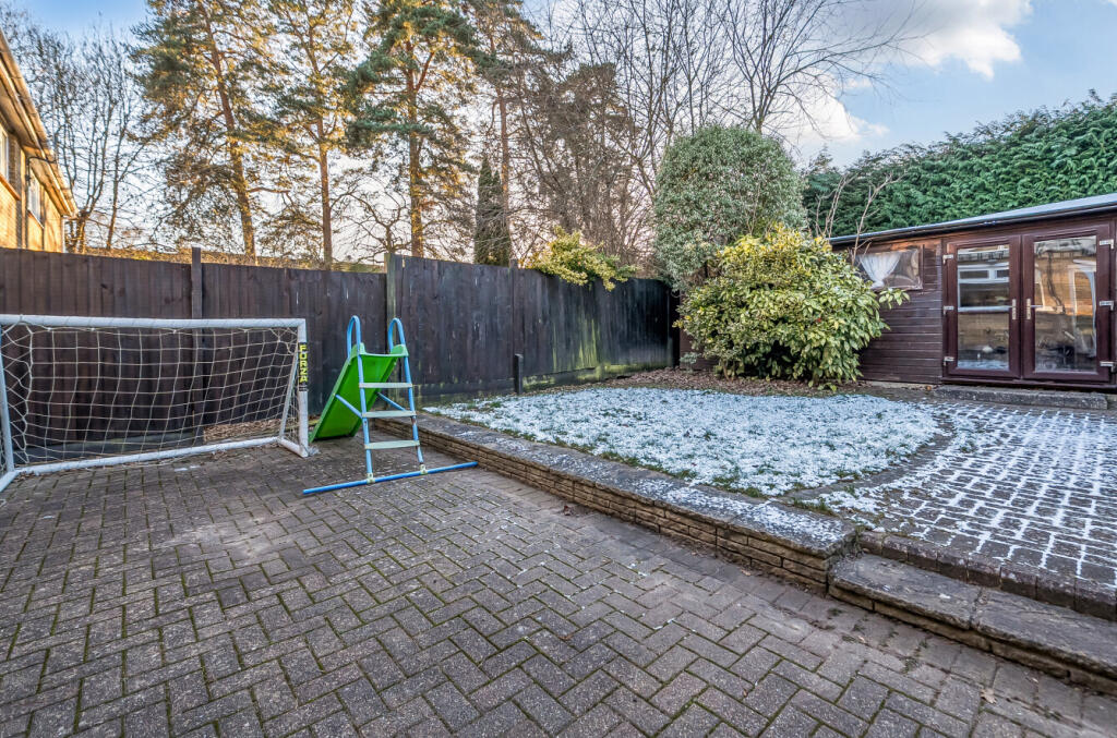 1395362-17-695bdd...