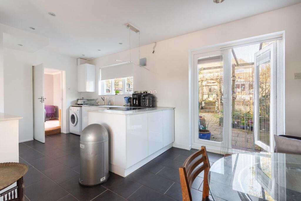Henfield Way-2.jpg