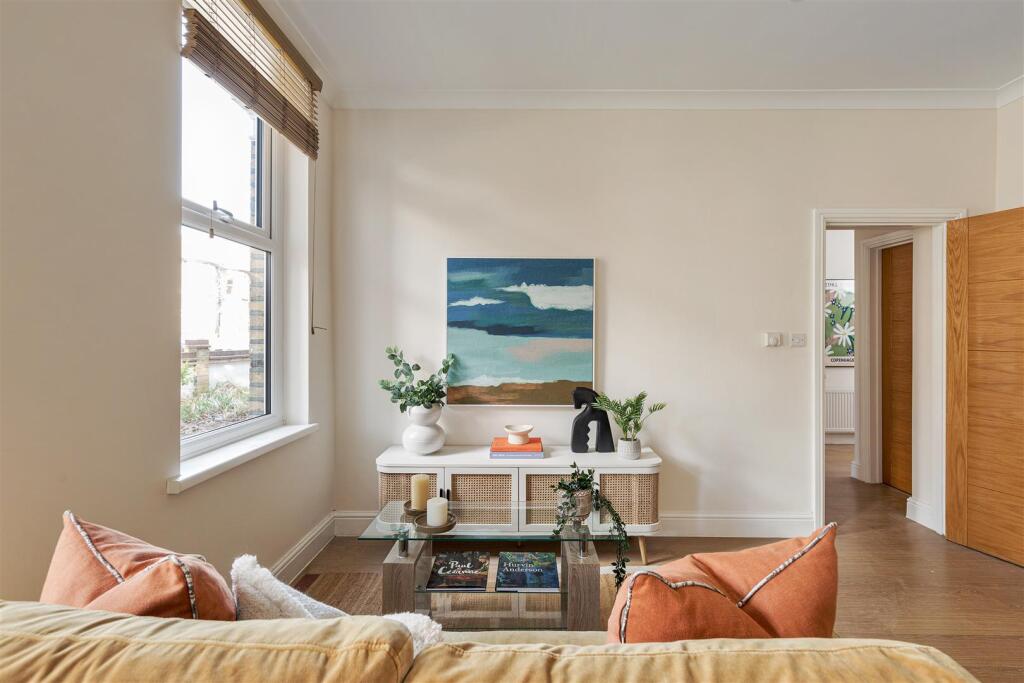 Flat 1, 1a, Hartley Road, E11