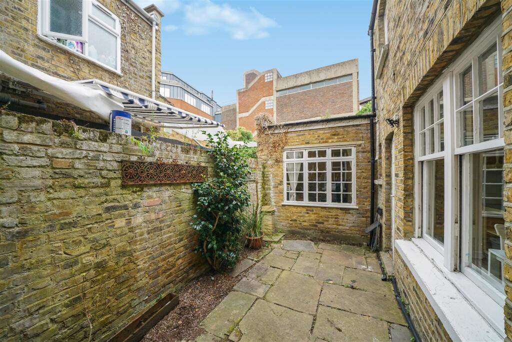 Yeldham Road - i1R74HZBKxDU0PA3g3cp.jpg