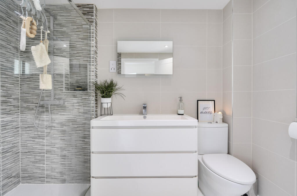 13069987684987d57ea32