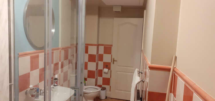 Shower/WC