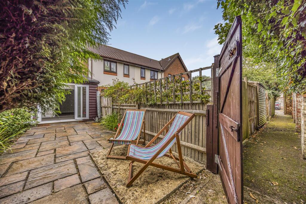9 Belverdere Place, Petersfield-PorticoMarketing-N