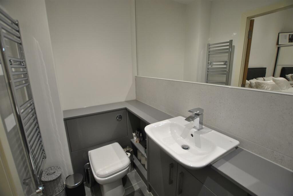 ENSUITE SHOWER ROOM