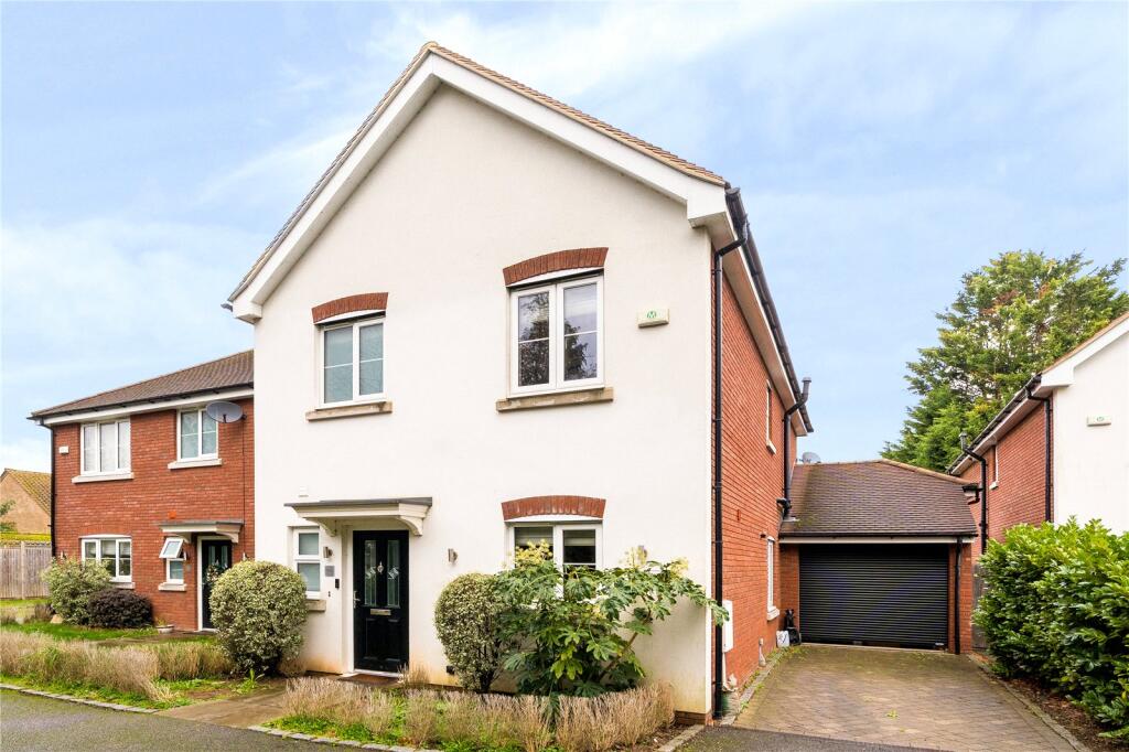 Hersham Road, Hersham, KT12