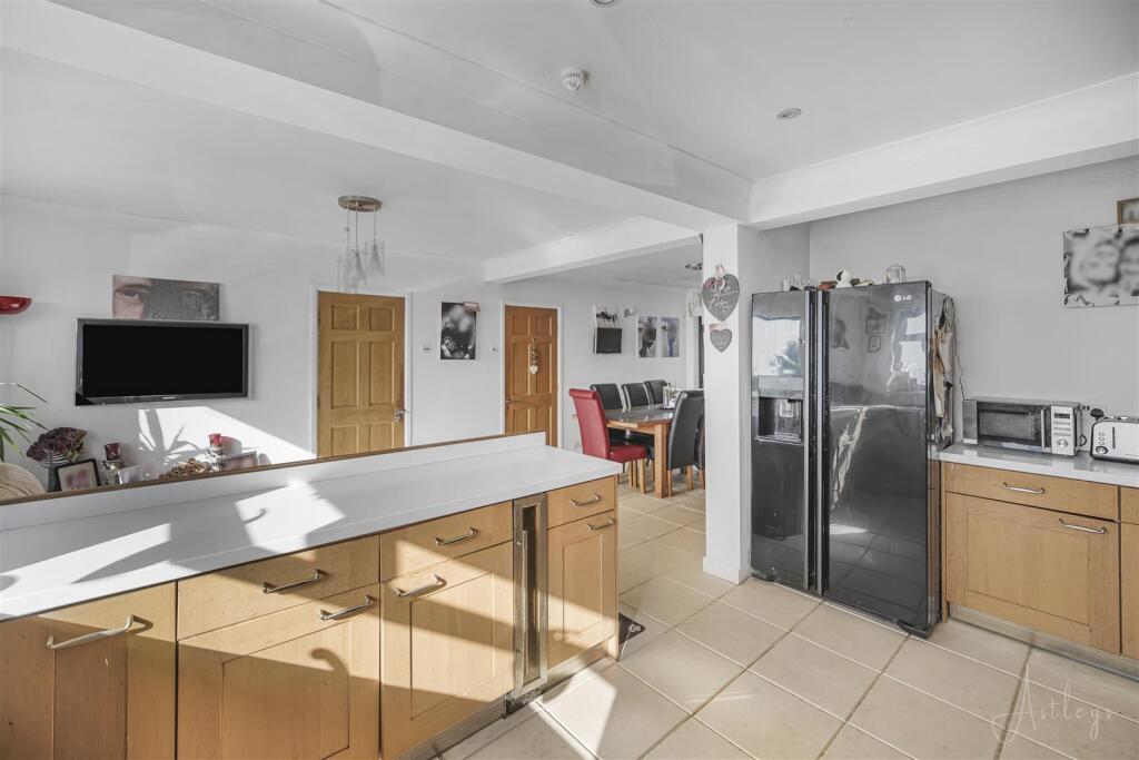 Open plan Kitchen/Lounge