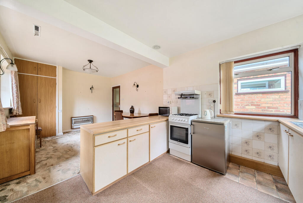 1364649-7-68ee1eb...