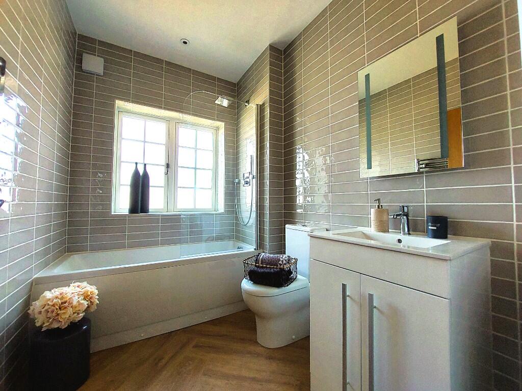 Master Ensuite