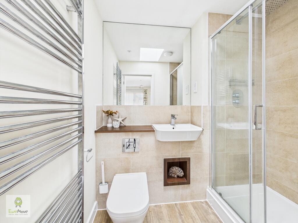 CAM02308G0-PR0221-STILL018-2