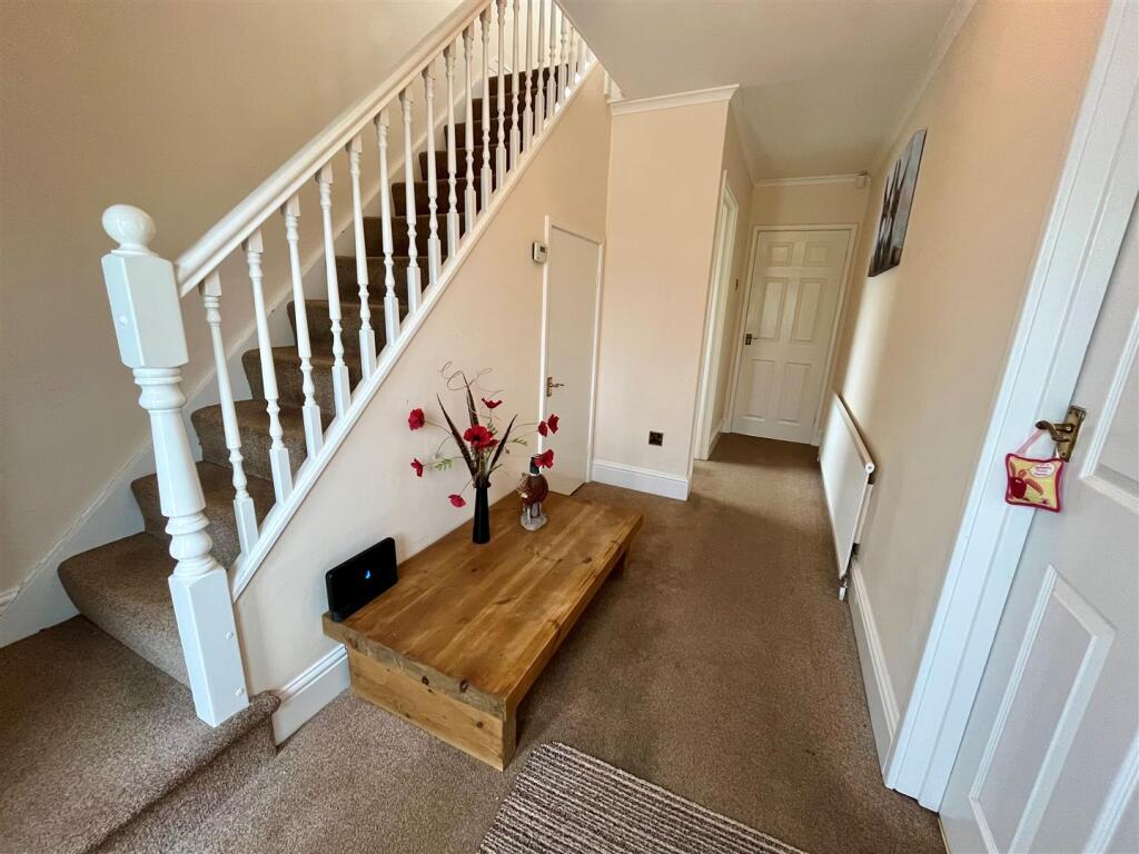 Entrance Hallway.jpg