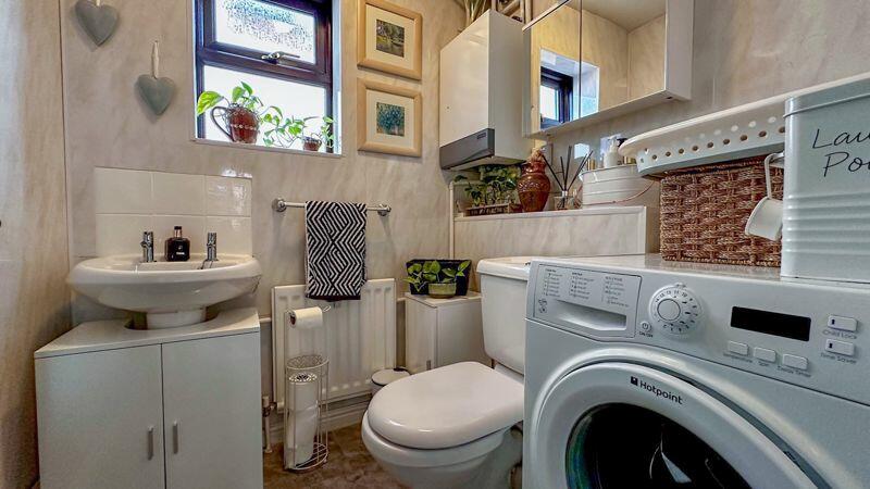 CLOAKROO/WC &amp; UTILITY ROOM