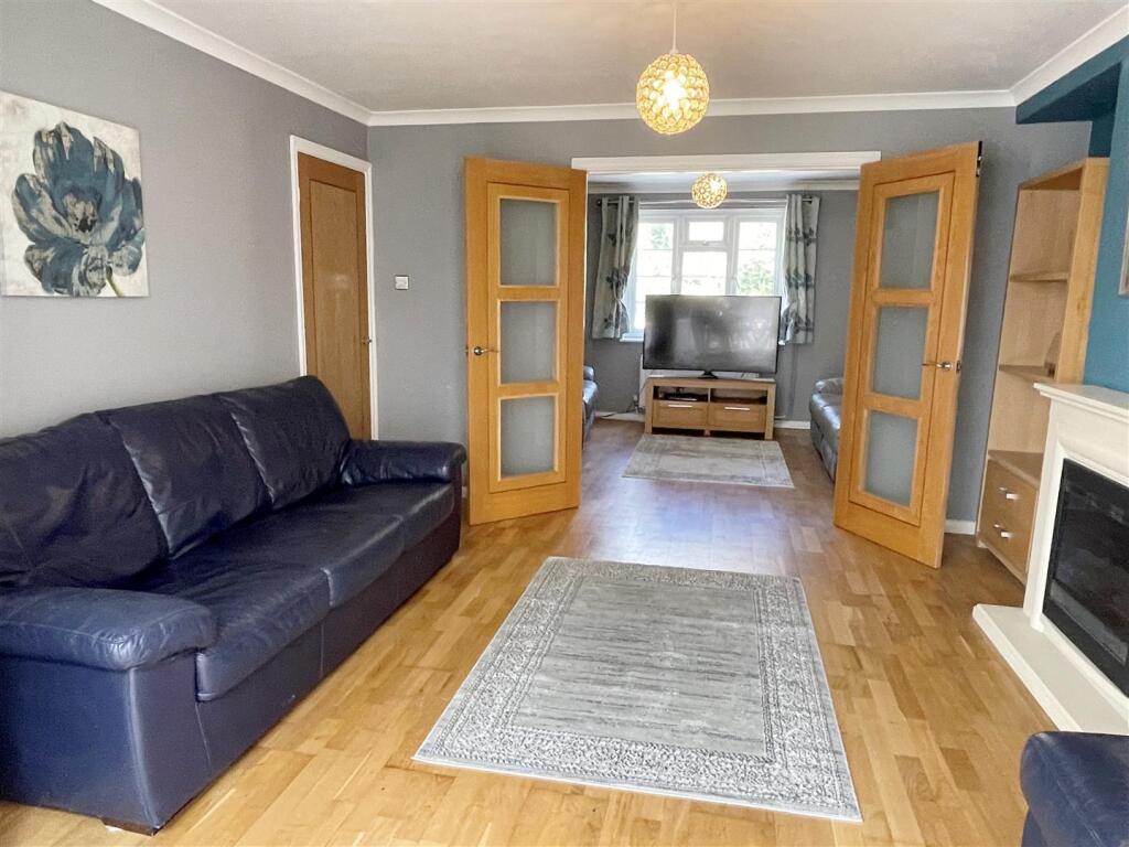 Sitt - Fam Room 2.JPG