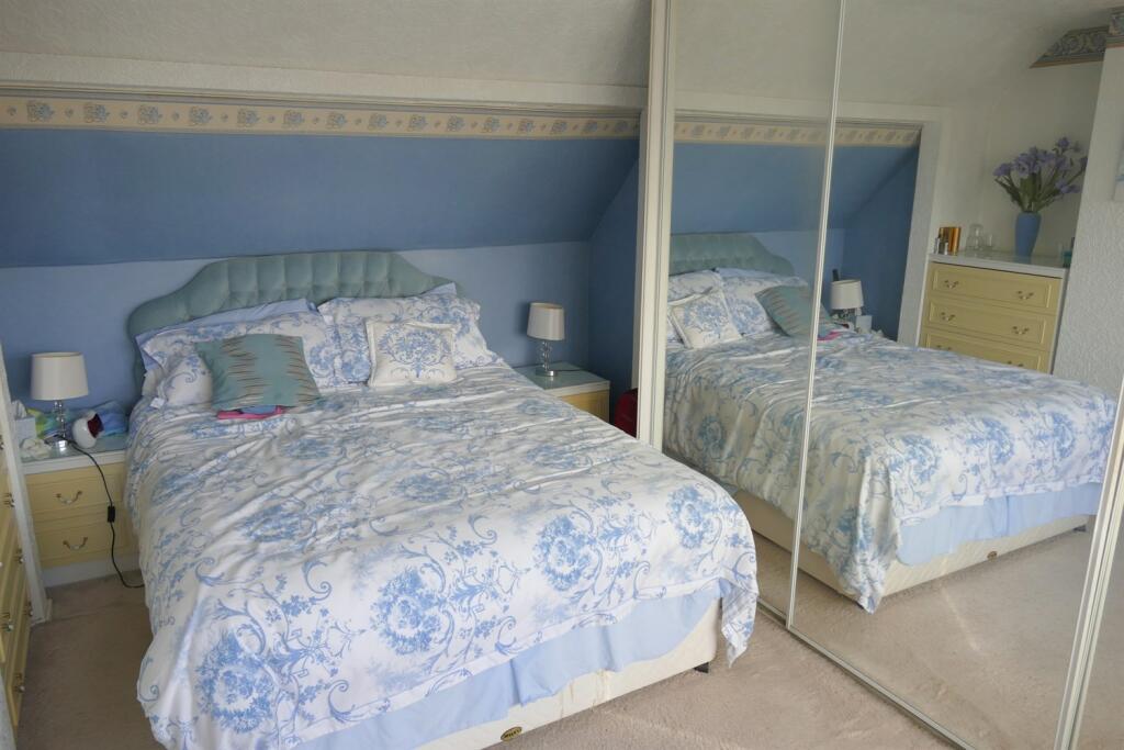 Bed 1 b