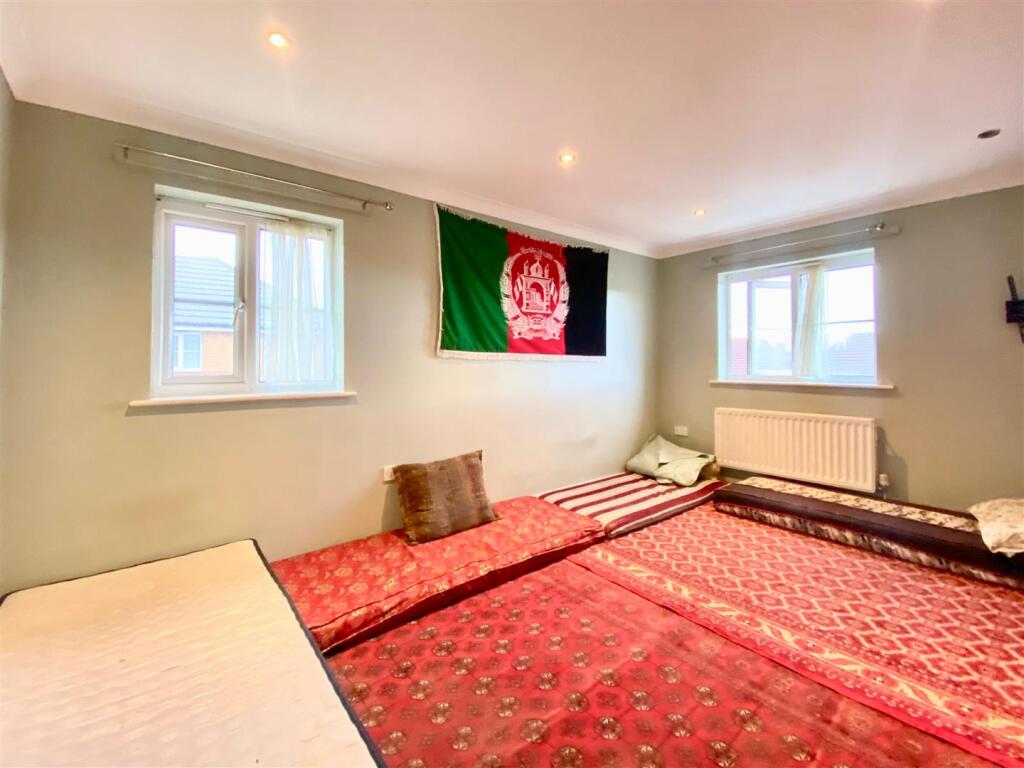 WhatsApp Image 2025-09-19 at 13.20.30_6454e5f0.jpg