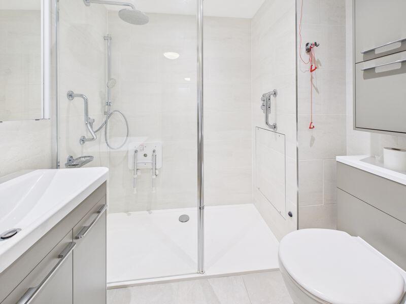 SHOWER ROOM