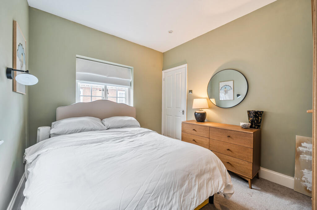 1347586-7-68cbfd9...