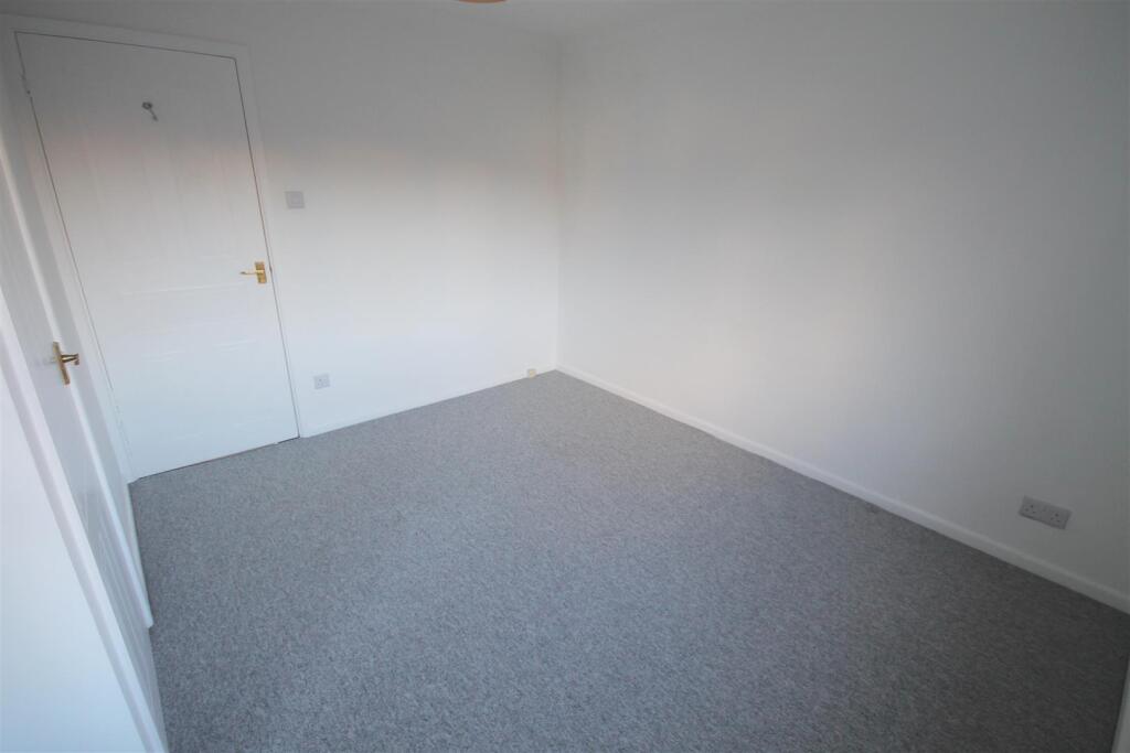 CB Bedroom 1ii.JPG